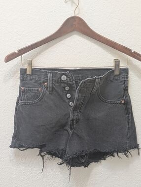 Black Distressed levi 501 Jean shorts Size 24 (00)